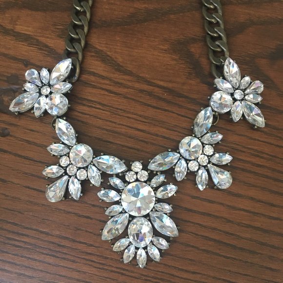 Jewelry - Fantastic crystal and brass vintage look statement necklace.